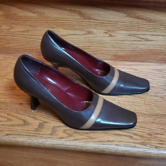 Maripe' 8M  Retro brown/tan‎ leather 2.5" heels - Picture 2 of 8